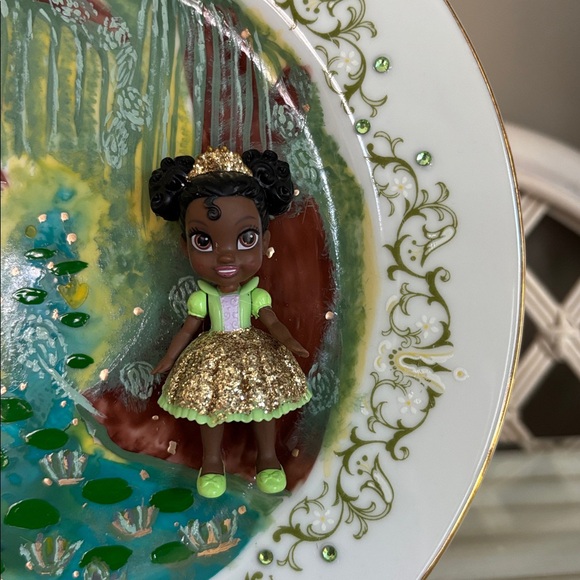 Handmade Disney Princess Tiana Handpainted Plate Decor - Picture 4 of 6